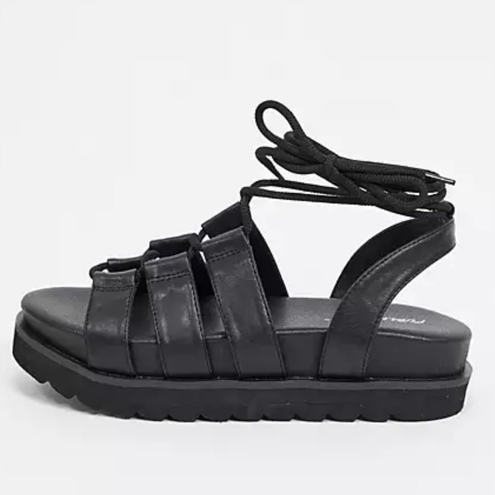 🍑🍑🍑 Fall into grunge Chunky Sandal